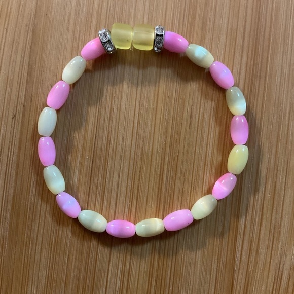 Hand Crafted Bracelet Pastel Cat’s Eye Beads Pink Yellow Rhinestone Stretch 5” - Picture 2 of 5